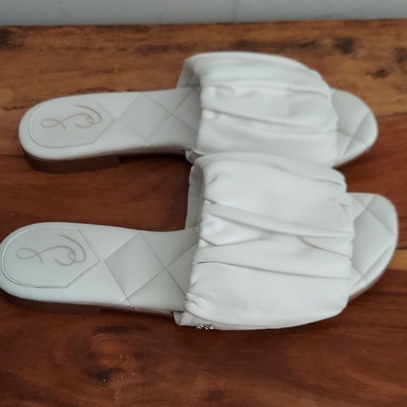 Sam Edelman White Quilted Slide Sandals, Size 9 - Picture 3 of 12